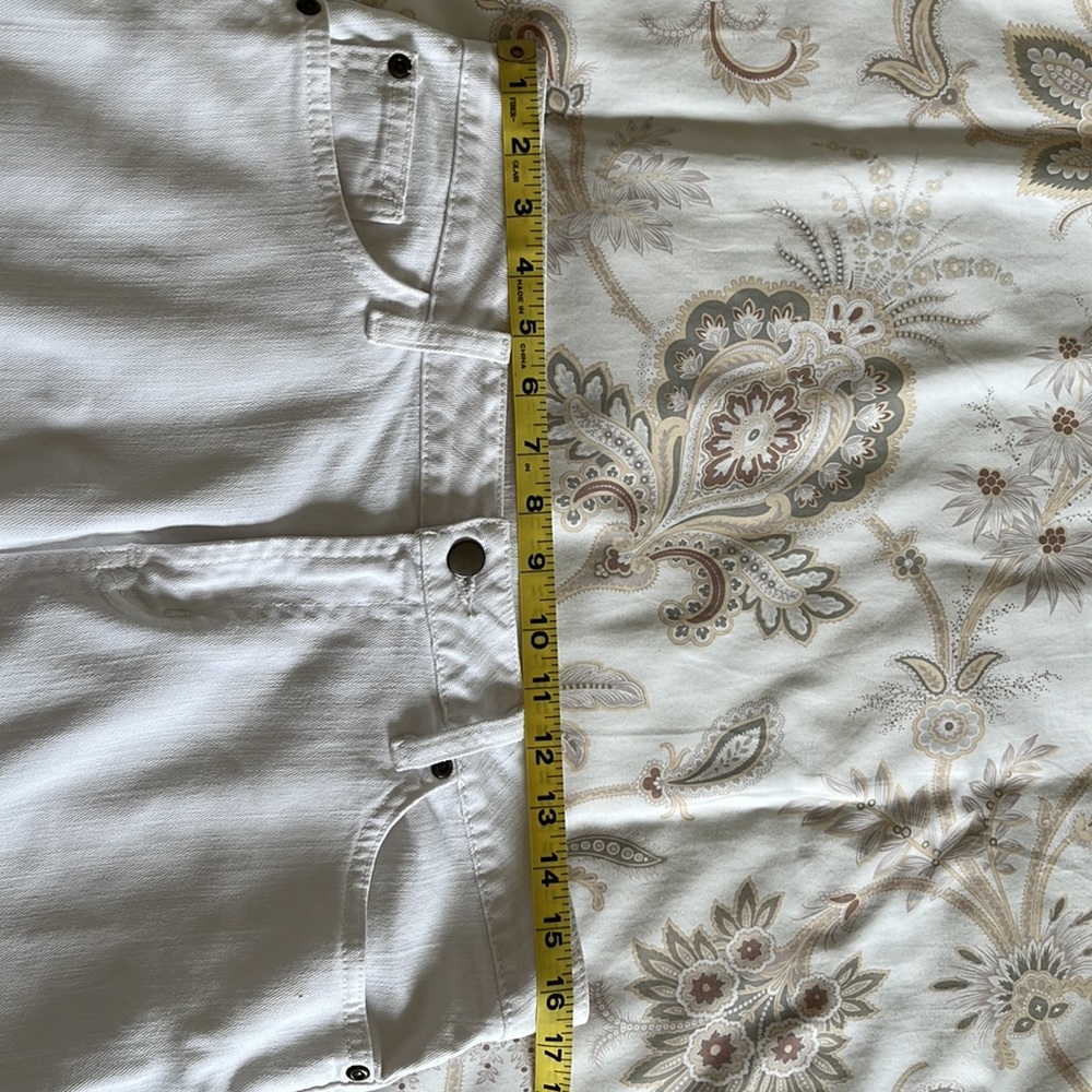 White denim slim skirt Garnet Hill women’s size 10 cotton with stretch - Picture 6 of 7